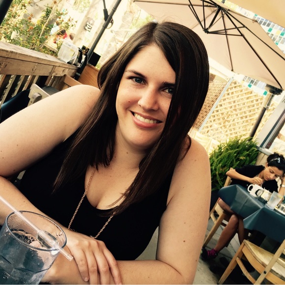 Meet your Posher, Tiffani - Picture 2 of 2